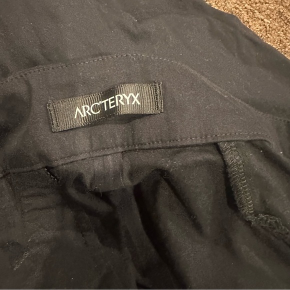 Arc'teryx Pants Mens 36x30 Black Nylon Hiking Climbing Cargo Pockets Outdoor - Picture 4 of 5